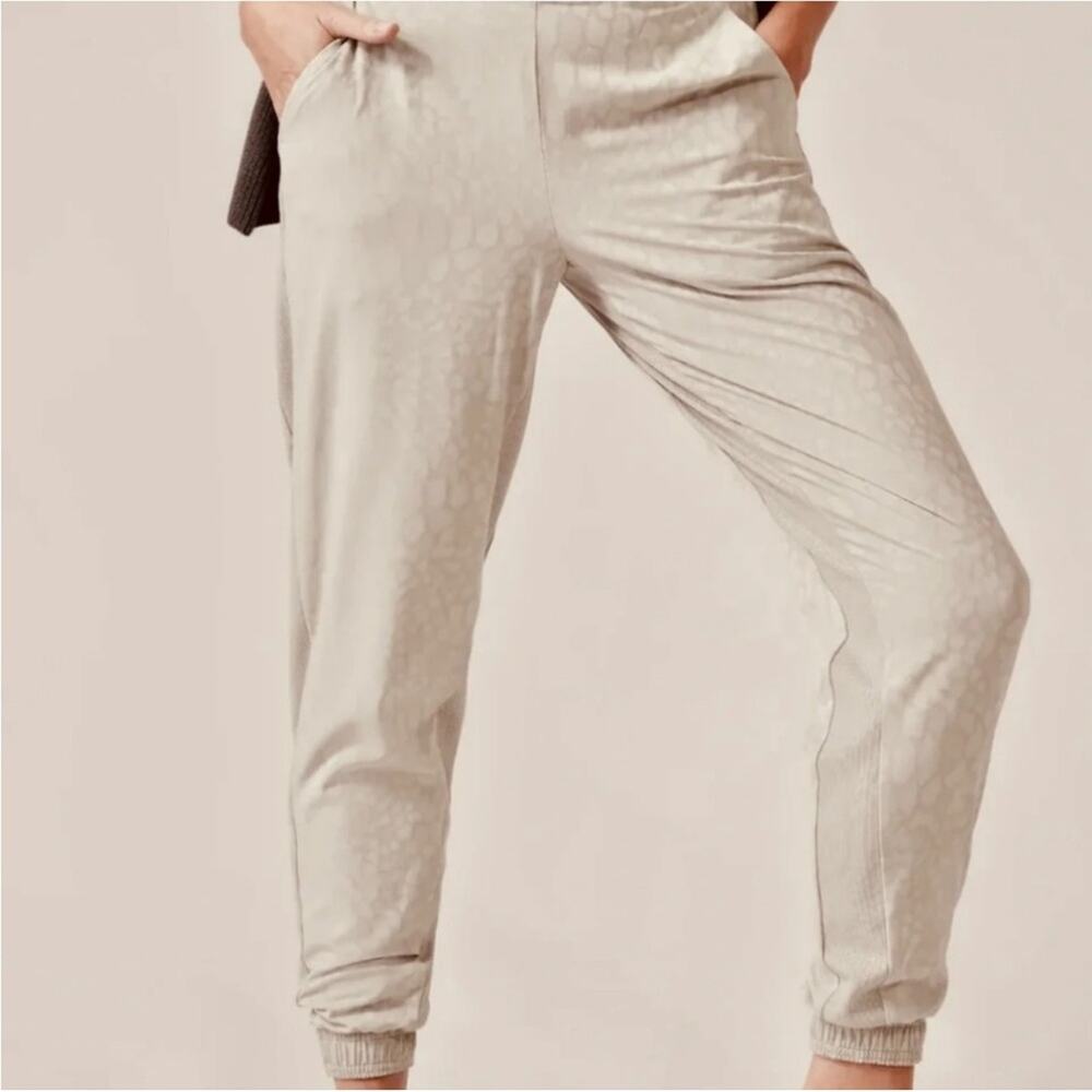 Athleta Brooklyn Jogger 18 Abalone Grey Textured Stretch Active Travel Pant